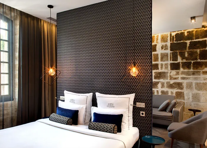 Boutique Des Remparts & 5*
