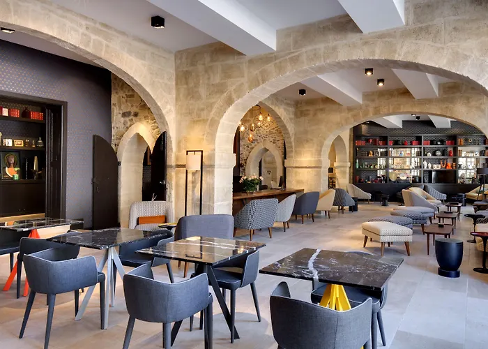 Boutique Des Remparts & 5*