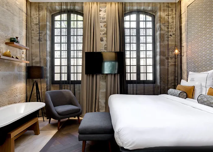 Boutique Des Remparts & 5*