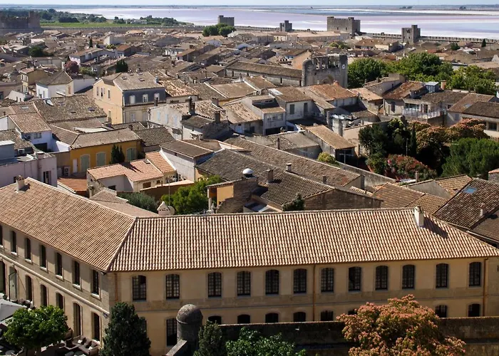 Boutique Des Remparts & 5* Aigues-Mortes