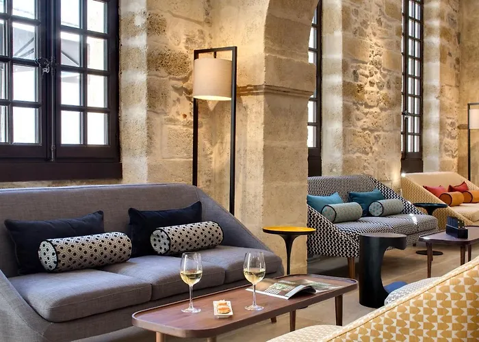 Hotel Boutique Des Remparts & Aigues-Mortes