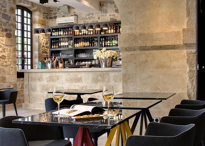 Hotel Boutique Des Remparts & Aigues-Mortes