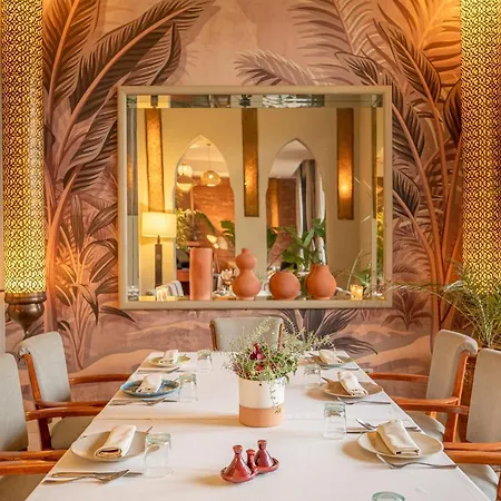 Hotel Boutique Des Remparts & 5*