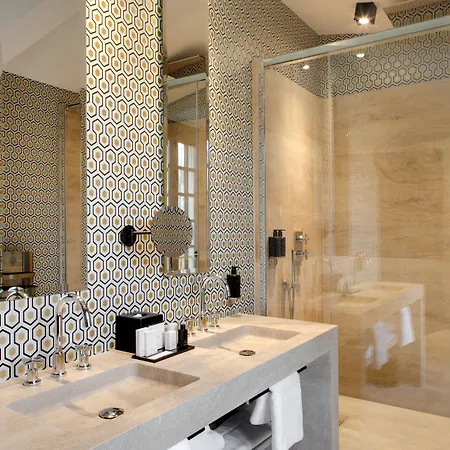 Hotel Boutique Des Remparts & Aigues-Mortes