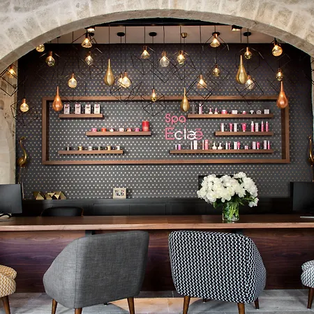 Boutique Des Remparts & Otel 5*