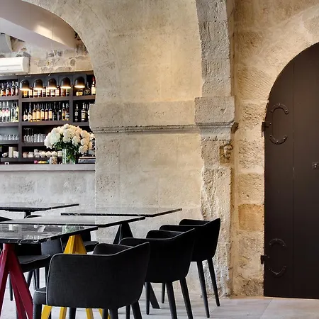 Hotel Boutique Des Remparts & Aigues-Mortes