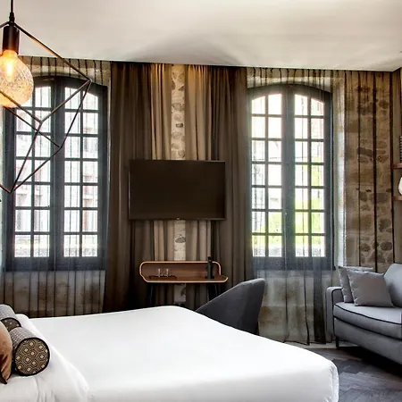 Boutique Des Remparts & 5* Aigues-Mortes