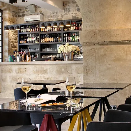 Hotel Boutique Des Remparts & Aigues-Mortes
