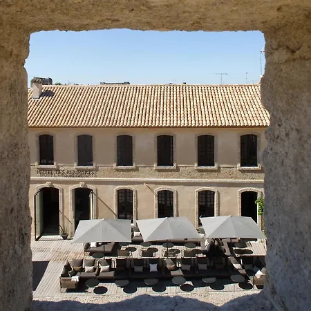 Hotel Boutique Des Remparts & Aigues-Mortes