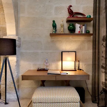 Hotel Boutique Des Remparts & Aigues-Mortes