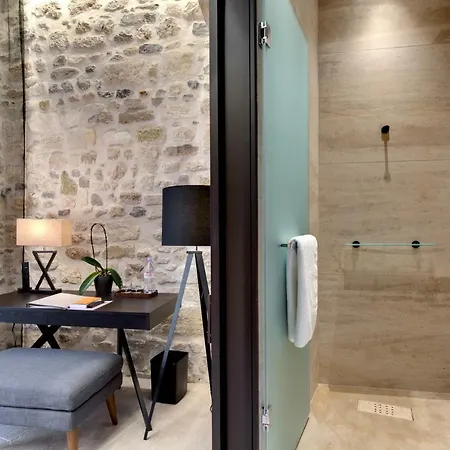 Hotel Boutique Des Remparts &