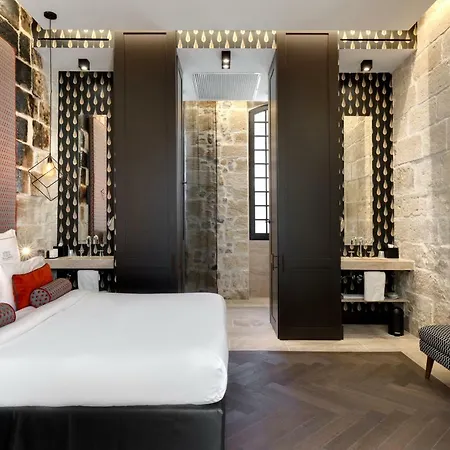 Boutique Des Remparts & 5*