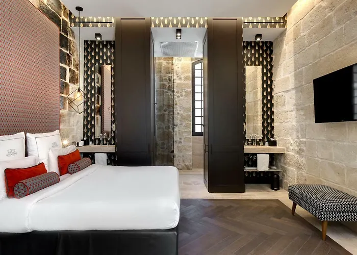Boutique Des Remparts & 5*
